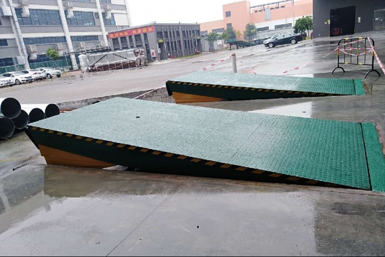 加长型货台调节板